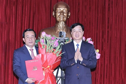 Hình ảnh tại hội nghị công bố quyết định của Bộ Chính trị điều động Thượng tướng Lê Đức Thái giữ chức Bí thư Tỉnh ủy Thanh Hóa